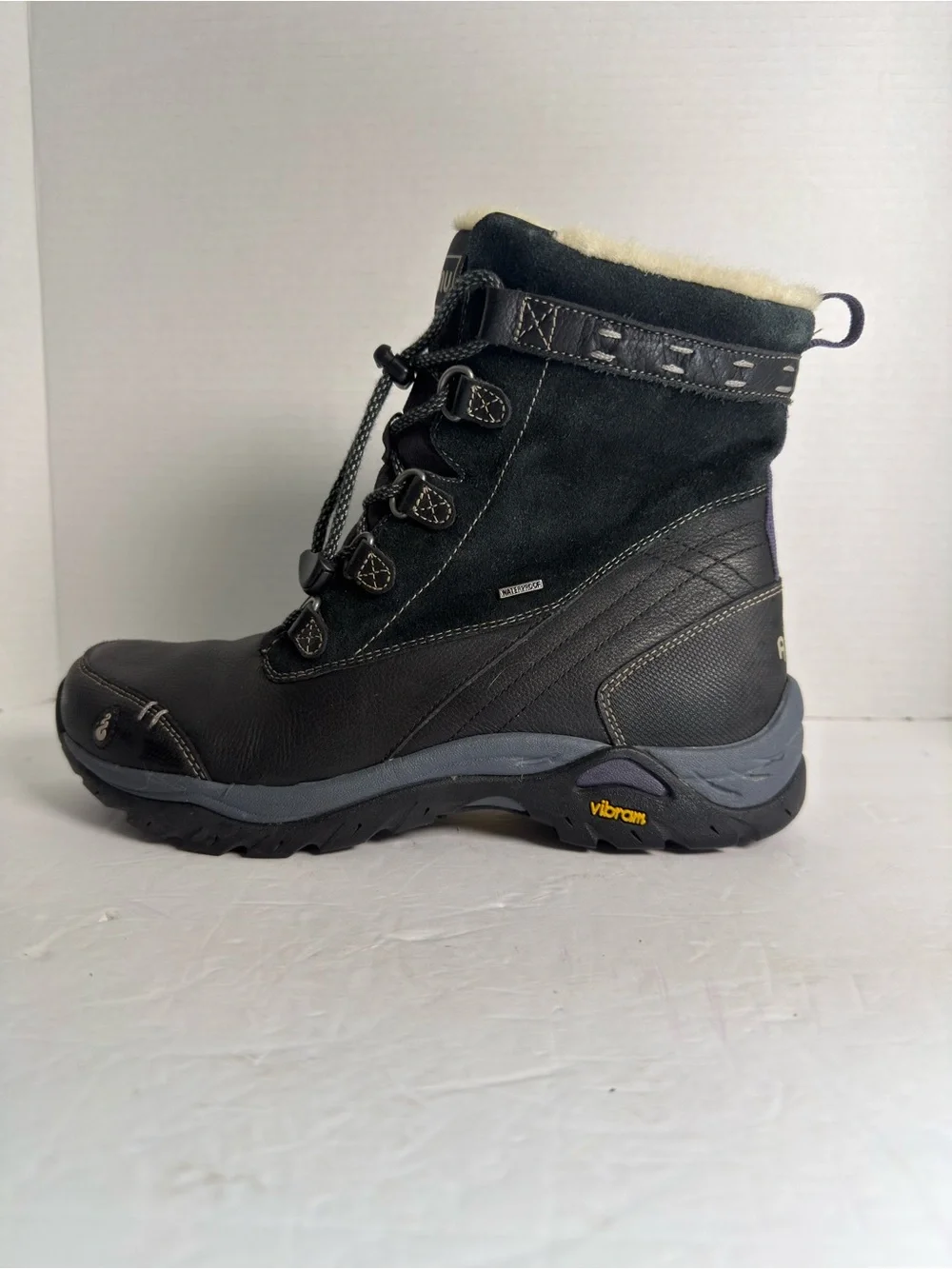 Ahnu Women’s Black Lace-Up Insulated Outdoor Hiking Boots Sz 8